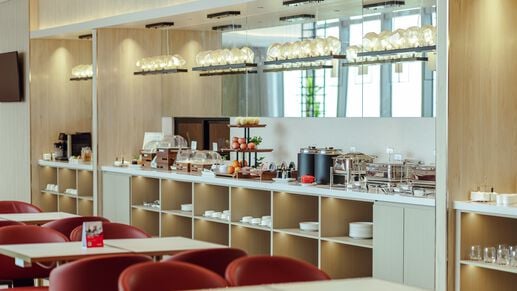 Clark lounge three hours, , hi-res